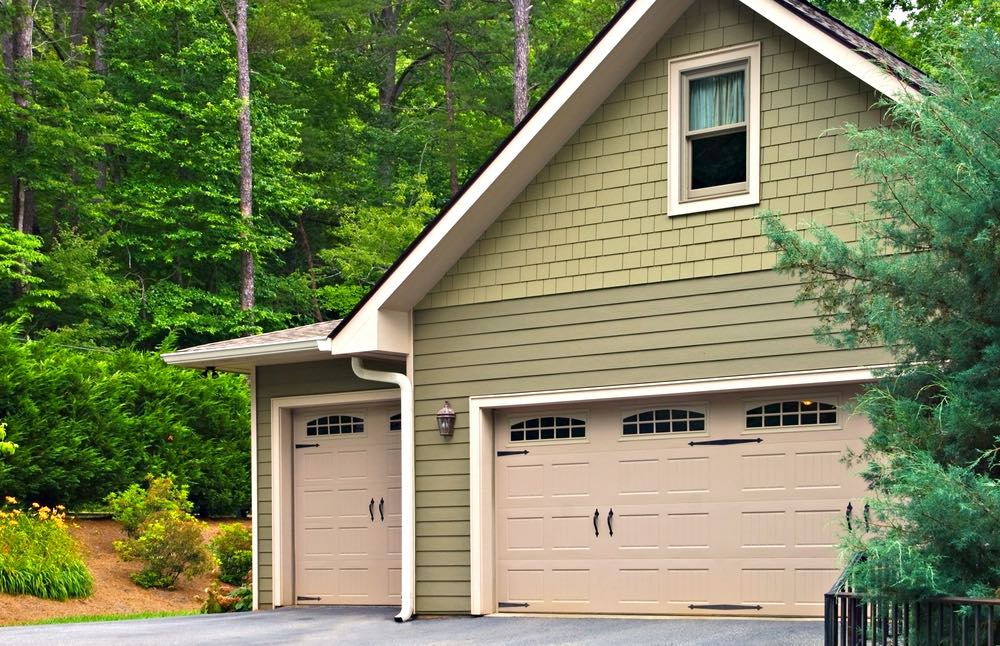Detached garage with carriage-style door